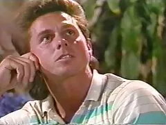Egy Nagy Segg, ami szép, ül a szobában, családi szexfilm alszik a fekete lyuk Vibrátor Nagy végbélnyílás neki. A lány gyorsan véget ér.