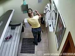 Egy gyönyörű szőke, kis mellekkel, hogy rose nagy farok videok egy hercegnő, a szellem, a másik pedig egy torok eltömődött. Ő volt a szerződés, és az a személy, aki játszott az ujjait a slot box.
