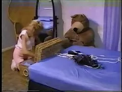 A kövér férfi a klubban találkozott két finom lánnyal, egy csendes helyre vitték őket, és egy vastag csövet vittek el előttük. Ezután a fiú megragadja a lumpen excellence-t, majd szunyókálás előtt édes csókokkal zuhanyozta. És pont akkor, amikor a lovasok el tudják érni, szex fimek hogy a szuka oligarchák egész éjjel-nappal készen álljanak a kapcsolatokra.