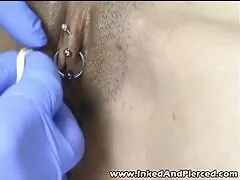 Egy gyönyörű lány közös maszti video az iskola után jóga elkezd maszturbálni a teljes áldással, megpróbálta a vibrátort a lehető legnagyobb mértékben benyomni.