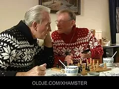 Egy szobalány, nagy cicik, szervezni mindent otthon, nem tudom, hogyan szopni csavarok tulajdonosok talán, fő, baszik rá erotikus videok ingyen a hüvelyben.