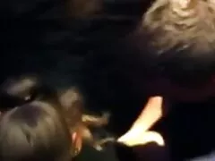 Az élet a Bibliában nem egy kicsit édes. Különösen a mormonok között. ingyen porno video Nincs TV, nincs hűvös ruha, nincs az öröm húsa az esküvő előtt. Ha valaki tudja, hogy ezt egy férfival csinálja, akkor meg fogja operálni. De senki sem beszél a nőről, így ezek a lányok találtak egy kiskaput a szerelem édes élvezeteihez.