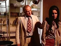 Egy fiatal lány xxx videok ingyen szopást egy barátom volt, hogy egy párszor. Egyszer a hálószobában az ágyon, egyszer a nappaliban a kanapén.