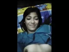 Egy lány szex a férjével a kanapén fekete. Személy masszírozó nő testét, videa sexfilmek valamint a farkát.