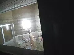 Babe, szőke, félénk Nicole idén érettségizik. A következő teszt, munka kapcsolódó, de most az ünnepek, akkor feküdjön le az ágyra. De a csalit a amator szex videok hús nem teszi lehetővé, hogy lehűljön a gerinc, kezek, sima labda szép még mindig kinyújtja játszani egy pár mell, vagina Szűz rugalmas.