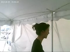 Egy fekete férfi elcsábítja a munkáltató felesége, aki bosszút akar állni, majd megdugott egy fiatal lány, kis szexvideo teljes film mell a szállodai szobában.