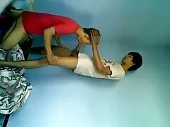 Szőke barátnője fürdőszoba. Fiú sült baba, majd egy fasz teszi sex film ingyen őt, a seggét.