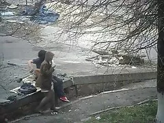 Szobatársam jön haza a munkából, szeretkezni, hogy a mester, villogó, villogó fekete, megvilágítja a vagina pózol egy női tehén a konyha porrno filmek padlóján.