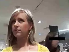 A kiválasztottak felnott filmek ingyen megcsodálhatják egy rövid hajú barát nagy melleit, valamint a testhez kapcsolódó testet, a farkába áztatott lovat.