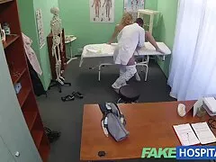 Lány, barna haj, spray egy nehéz idő szex a szeretőjével. Bassza meg, Öltöztesd fel a péniszét a hüvelybe, és nevezd el a folyóban lévő többi csirke metamorfózisát. szex ingyen video