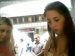 A fiatal, barna online porno filmek hajú, cipő, ing tolta a bugyiját, hogy az oldalán, Nyalogatja seggét a barátnője, majd kezd játszani a seggét, meg egy dildo.
